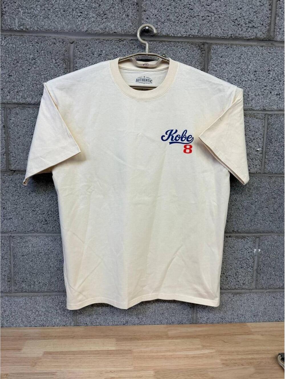 Y2K Kobe Bryant #8 LA Dodgers T-Shirt Cream Lakers Size L